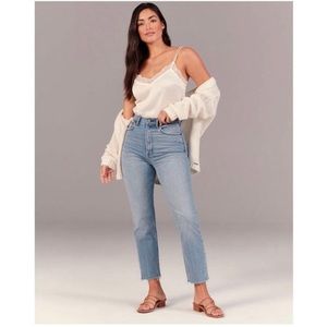Abercrombie & Fitch Curve Love Ultra High Rise Ankle Straight Jean Size 8